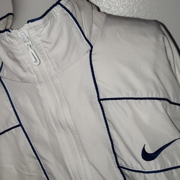 *Jacket - Picture 3 of 6